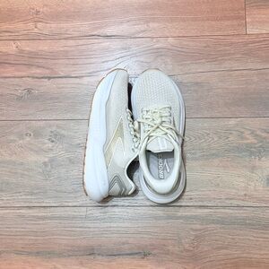 Brooks Glycerin 21 size Women 8.5 Khaki/Silver/White